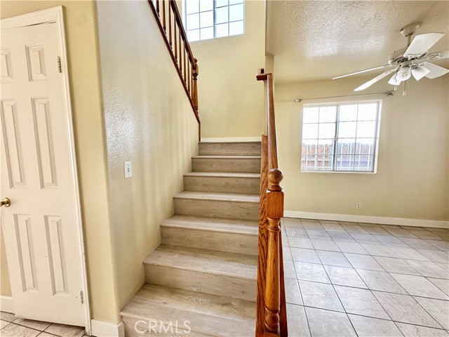 Detail Gallery Image 9 of 22 For 731 W 5th St, Long Beach,  CA 90802 - 3 Beds | 2/1 Baths