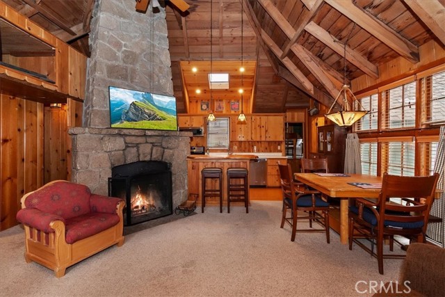 Detail Gallery Image 8 of 17 For 295 Sunset, Lake Arrowhead,  CA 92352 - 3 Beds | 2 Baths