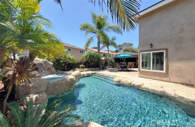 Detail Gallery Image 60 of 71 For 8492 Spring Cir, Huntington Beach,  CA 92646 - 4 Beds | 2/1 Baths