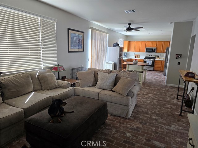 Detail Gallery Image 6 of 27 For 29413 N Falcon Hill Dr, Menifee,  CA 92584 - 4 Beds | 2/1 Baths