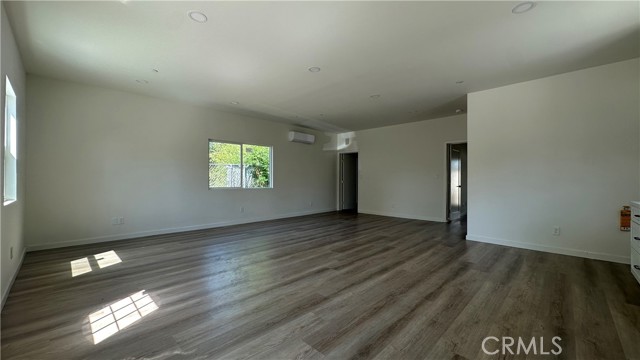 Detail Gallery Image 7 of 8 For 117 Owens, Pomona,  CA 91766 - 2 Beds | 1 Baths