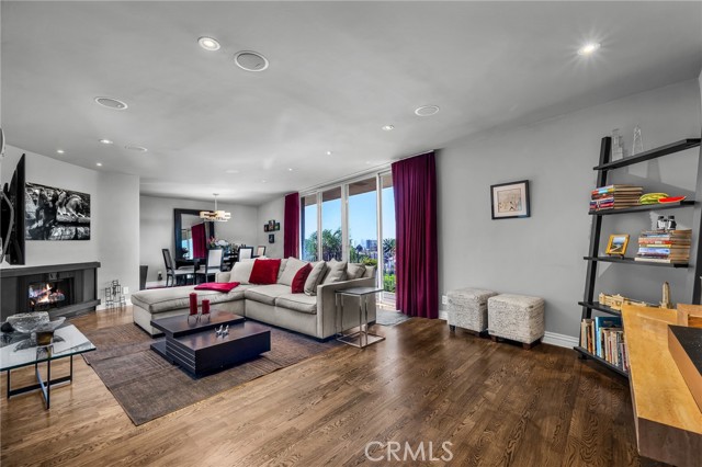 Detail Gallery Image 1 of 29 For 2260 N Cahuenga Boulevard #502,  Los Angeles,  CA 90068 - 2 Beds | 2 Baths