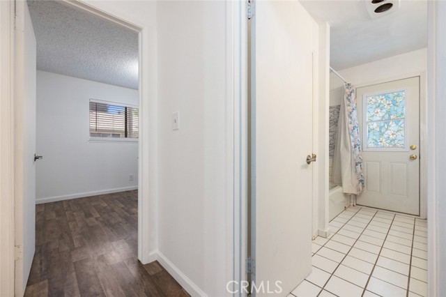 1920 E Orangeburg Avenue, Modesto CA: https://media.crmls.org/medias/5f1167dc-7a07-4548-91f5-0101b8cab1b6.jpg