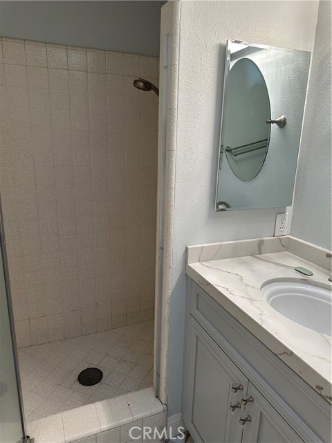 Image 9 of 27 For 516 Westchester