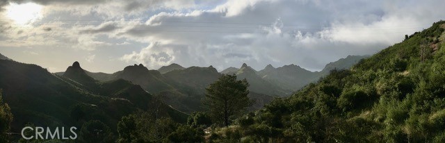 https://media.crmls.org/medias/5f1205cf-8552-4123-b56e-cd54598f30ca.jpg?preset=X-Large