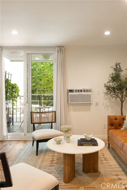 625 Flores Street, West Hollywood CA: https://media.crmls.org/medias/5f12fb90-5562-4be5-b186-732c6bcc31ba.jpg