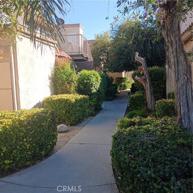 Detail Gallery Image 2 of 3 For 2433 West Acacia Ave, Hemet,  CA 92545 - 2 Beds | 2 Baths