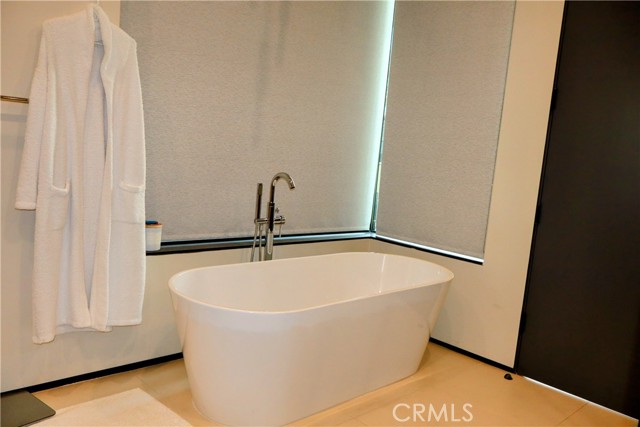 6430 Drexel AVE, Los Angeles CA: https://media.crmls.org/medias/5f13cdb1-16e4-4a77-8926-f8ba7ea31693.jpg