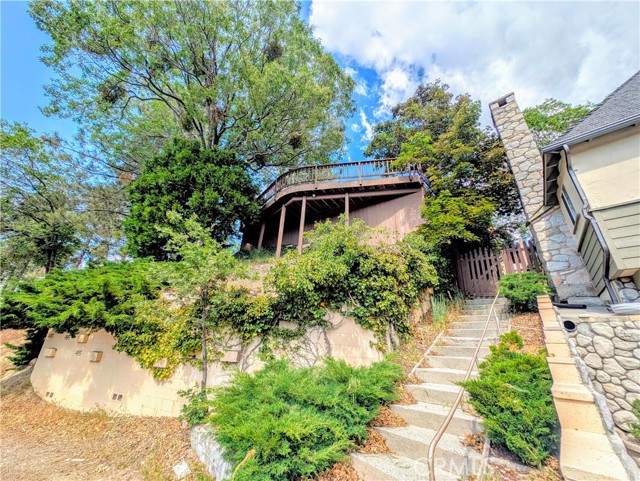 485 State Hwy 173, Lake Arrowhead CA: https://media.crmls.org/medias/5f13da92-447e-4168-b398-25b75907fc9b.jpg
