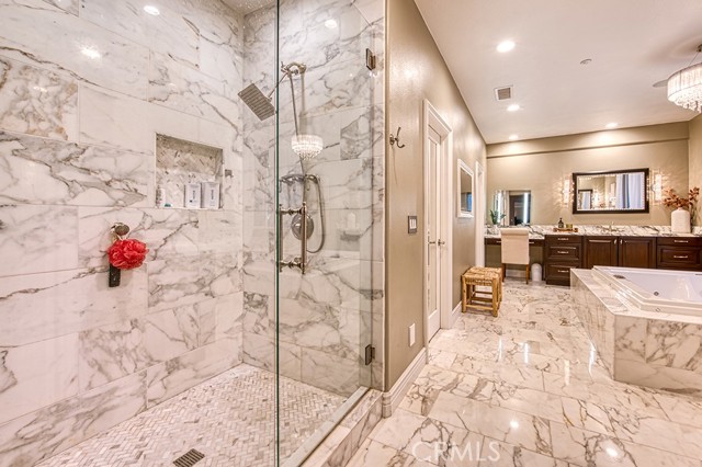 8 Joliet Drive, Coto de Caza CA: https://media.crmls.org/medias/5f13de1d-a0d5-4031-b7e8-8fc495f0f7db.jpg
