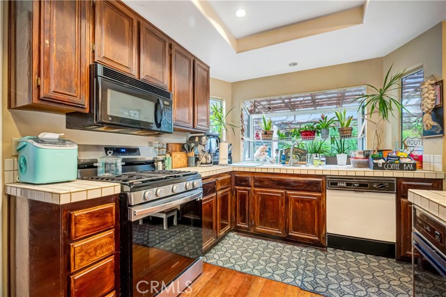 Detail Gallery Image 11 of 21 For 7354 Woodvale Ct, West Hills,  CA 91307 - 4 Beds | 3 Baths