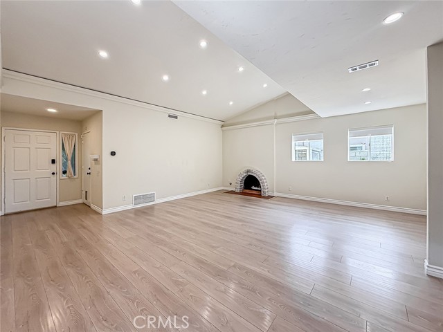 Detail Gallery Image 7 of 42 For 896 Bright Star St, Thousand Oaks,  CA 91360 - 4 Beds | 2 Baths