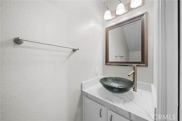 Detail Gallery Image 14 of 38 For 19670 Monteano Ln, Yorba Linda,  CA 92886 - 3 Beds | 2/1 Baths