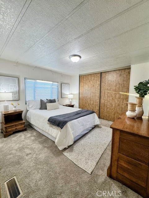 Front Image Thumbnail for CRPW25239674