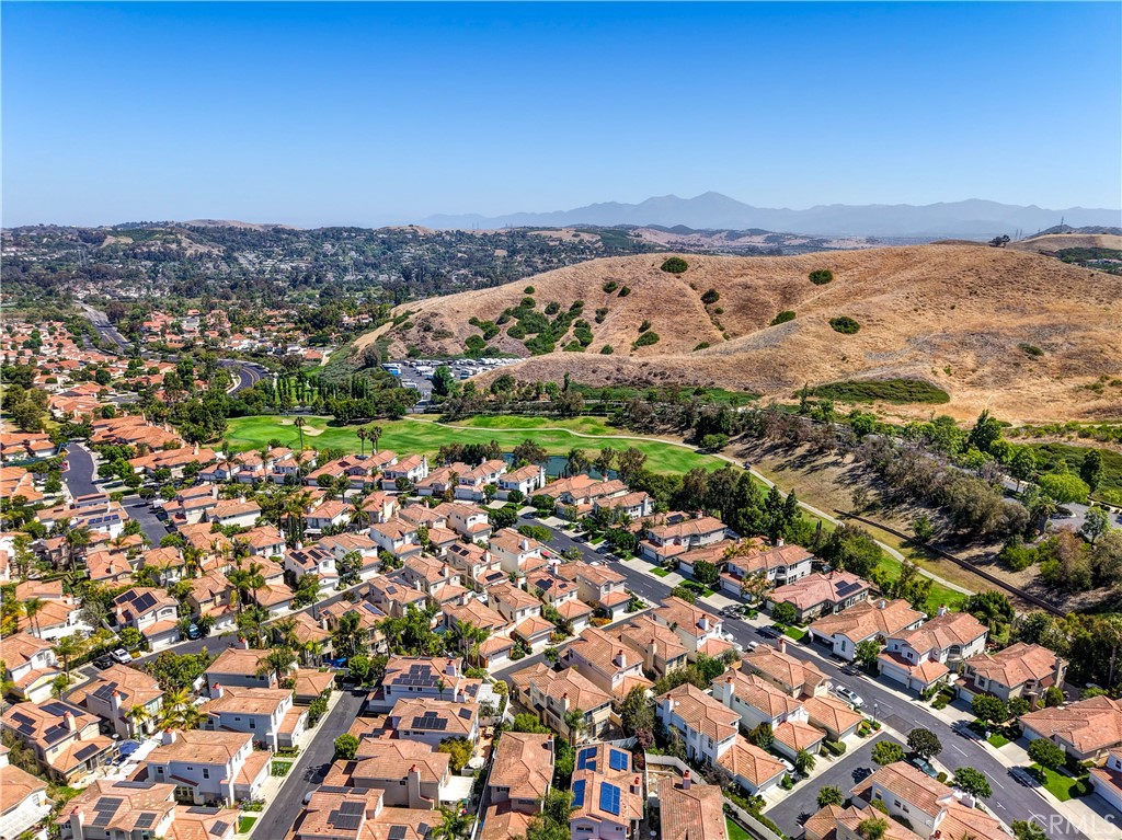 https://media.crmls.org/medias/5f165e41-6ece-4d5c-8540-8bec37969501.jpg?preset=X-Large