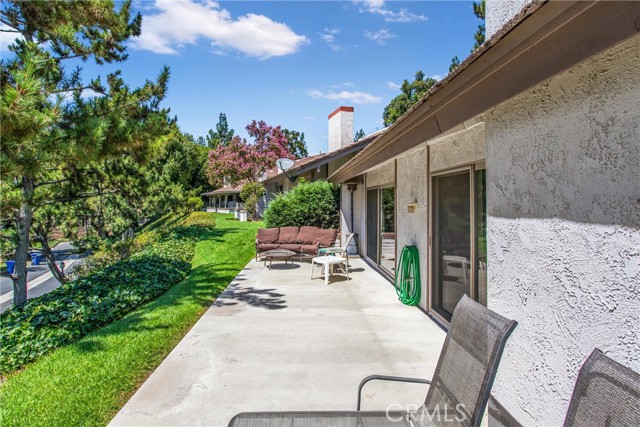 Detail Gallery Image 24 of 26 For 802 via Zapata, Riverside,  CA 92507 - 3 Beds | 2 Baths