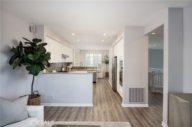 Detail Gallery Image 32 of 46 For 6242 Surfboard, Huntington Beach,  CA 92648 - 3 Beds | 2/1 Baths