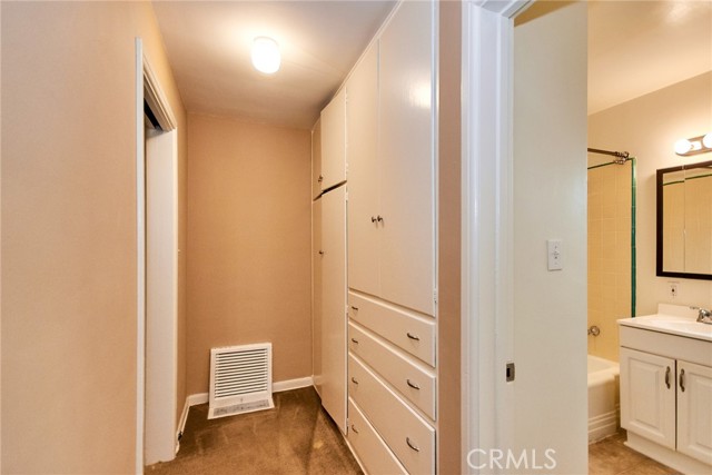 706 Brent, South Pasadena CA: https://media.crmls.org/medias/5f17b48c-799b-4c44-bc66-b3840338d39c.jpg