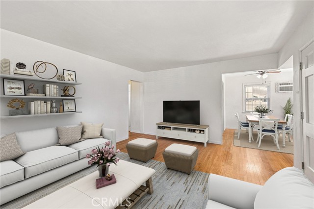 7528 Amigo Avenue, Reseda CA: https://media.crmls.org/medias/5f187060-a354-49c7-bd0b-6d302fe9d984.jpg