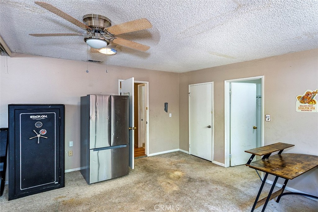 https://media.crmls.org/medias/5f18bf5d-14ff-43ac-ac3e-0e3a813d46e4.jpg?preset=X-Large