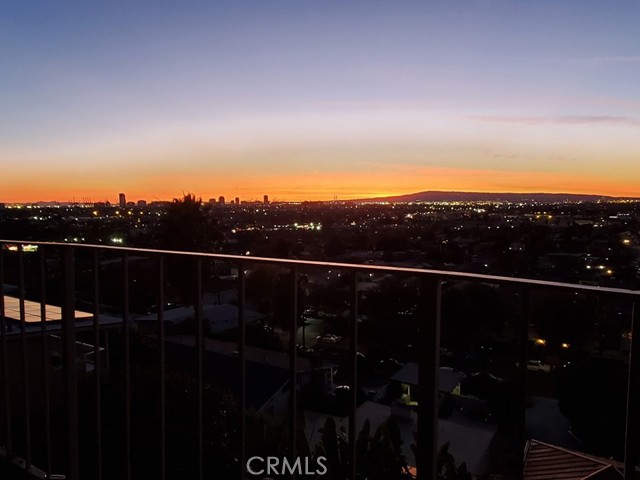 Detail Gallery Image 11 of 45 For 1995 Molino Ave #302,  Signal Hill,  CA 90755 - 2 Beds | 2 Baths