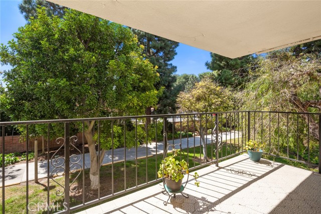 Detail Gallery Image 9 of 26 For 2385 via Mariposa 2h,  Laguna Woods,  CA 92637 - 2 Beds | 2 Baths