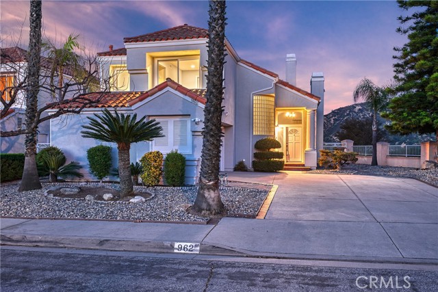 Detail Gallery Image 4 of 59 For 962 Calle Bella, Glendale,  CA 91208 - 4 Beds | 3 Baths