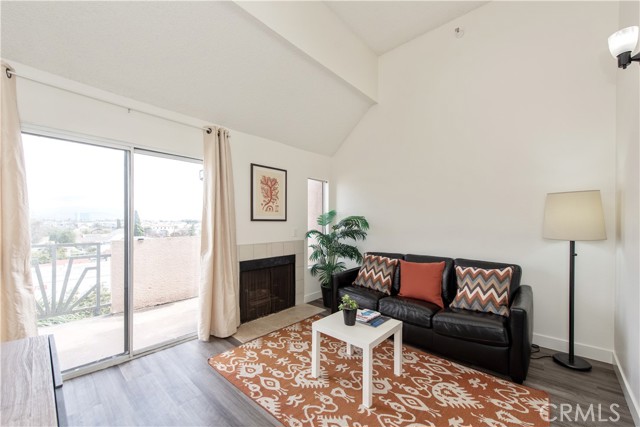 Detail Gallery Image 7 of 24 For 450 E 4th #416,  Santa Ana,  CA 92701 - 2 Beds | 2 Baths
