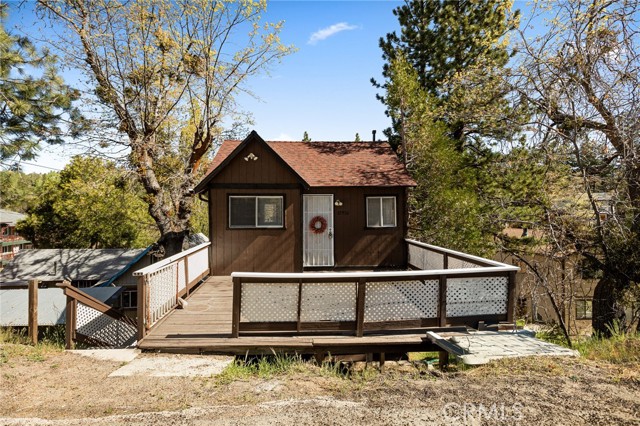 Detail Gallery Image 1 of 18 For 32930 Rim of the World, Running Springs,  CA 92382 - 2 Beds | 2 Baths