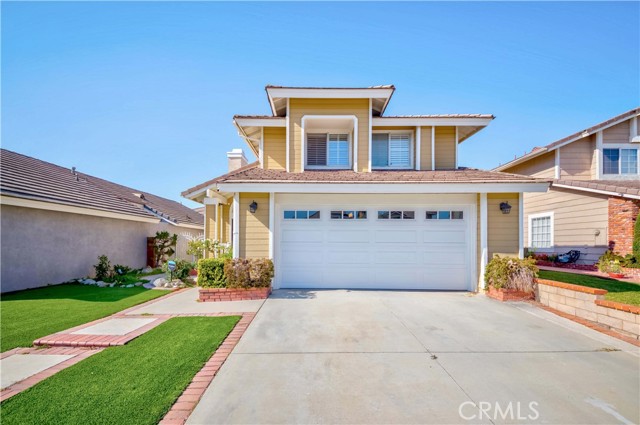 2715 S George Lane Diamond Bar, California NEWLY AND FULLY RENOVATED well maintained 2 story home , 3 bedroom plus bonus den, located within highly desirable Diamond Bar area in the award-winning Walnut school district. Located on a quiet cul-de-sac with amazing amenities: walking distance to Ronald Regan Park with playground, multiple tennis courts and basket ball court, BBQ and picnic area.
This newly renovated , amazing home has a double door entry leading to the living room. High ceiling with a skylight, updated kitchen and new stainless appliances , updated bathroom sink vanities. Fully renovated, new travertine tiles on first floor and brand new wood flooring on stairway and second floor , newly piped, and extra office/den upstairs. Fresh interior and exterior paint . Huge master suite with high ceiling , brand new flooring and freshjly renovated modern master bath. Gorgeous view from the balcony overlooking the city lights and nature scenery . Overall the house is very bright and open. Lovely entryway, great curb appeal and only 5 minutes to school for all ages, Castle Rock Elementary, Evergreen Elementary, South Pointe Middle Schooland Diamond Bar High School. Super convenient and time-saving for parents to drop off kids to school. Walking distant to the park. Easy access to the 57 & 60 freeways.