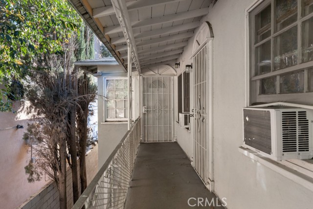 Detail Gallery Image 26 of 28 For 14622 Sylvan, Van Nuys,  CA 91411 - – Beds | – Baths