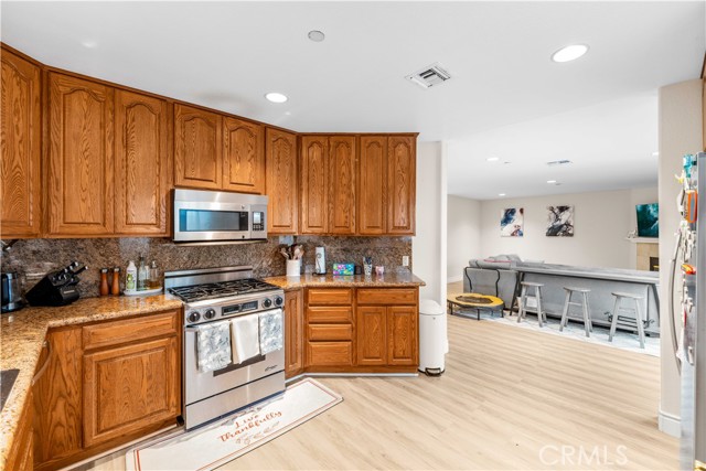 939 Via Camino, Wilmington CA: https://media.crmls.org/medias/5f1c4f1a-7230-46e7-9cfb-0d30d510f4ad.jpg