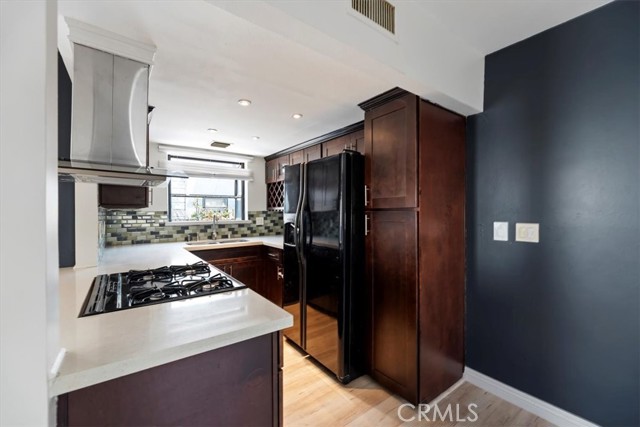 Detail Gallery Image 8 of 22 For 340 E Washington Bld #3,  Pasadena,  CA 91104 - 2 Beds | 2 Baths