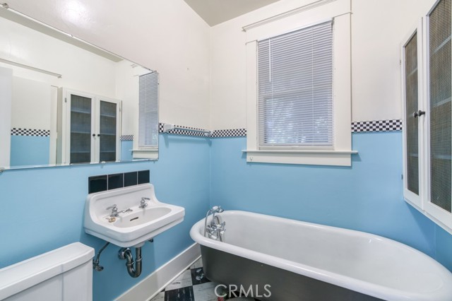 Detail Gallery Image 29 of 66 For 605 E Home Ave, Fresno,  CA 93728 - 5 Beds | 4/1 Baths