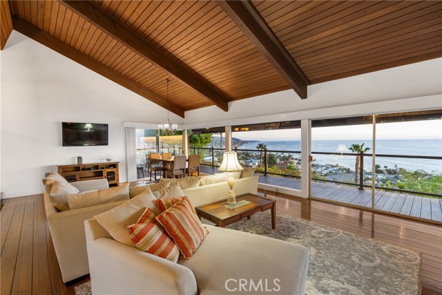 Detail Gallery Image 7 of 55 For 481 Dartmoor St, Laguna Beach,  CA 92651 - 4 Beds | 3/1 Baths