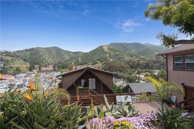 Detail Gallery Image 15 of 44 For 358 Metropole Ave, Avalon,  CA 90704 - 5 Beds | 4 Baths