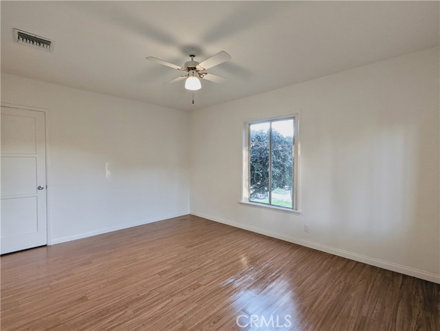 Detail Gallery Image 12 of 16 For 15239 Lorne St, Panorama City,  CA 91402 - – Beds | – Baths
