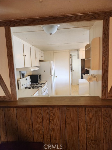 Detail Gallery Image 5 of 18 For 15940 Stoddard Wells Rd #30,  Victorville,  CA 92395 - 2 Beds | 1/1 Baths