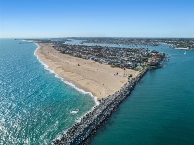 Detail Gallery Image 27 of 27 For 2108 E Oceanfront, Newport Beach,  CA 92661 - 5 Beds | 5/1 Baths