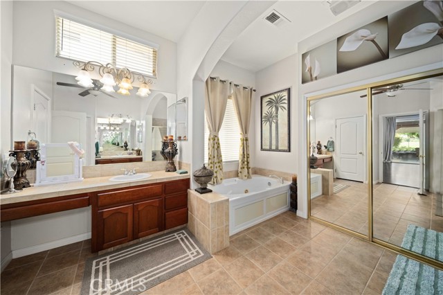 9403 Big Bear Lake Court, Bakersfield CA: https://media.crmls.org/medias/5f1f19a2-6680-4397-9a9d-fa9f86e4adf4.jpg
