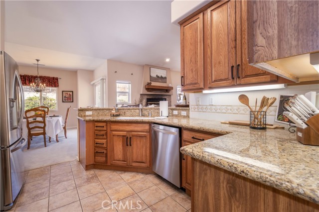 337 Pine Lane, Big Bear City CA: https://media.crmls.org/medias/5f1f804c-f6a9-410f-9ebb-b0185249e77e.jpg