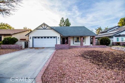 Detail Gallery Image 1 of 20 For 13210 Candleberry Ln, Victorville,  CA 92395 - 3 Beds | 2 Baths