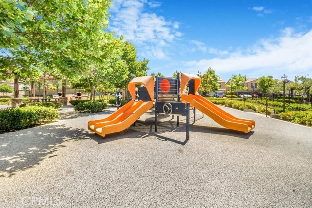 5532 Bertini Way, Fontana CA: https://media.crmls.org/medias/5f205730-dfa0-4600-8bdd-54304ed9b24f.jpg