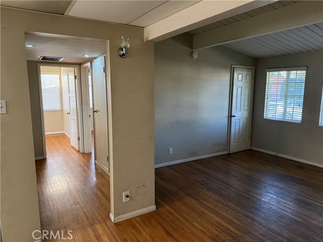 Detail Gallery Image 8 of 30 For 13836 Community St, Panorama City,  CA 91402 - 3 Beds | 2 Baths