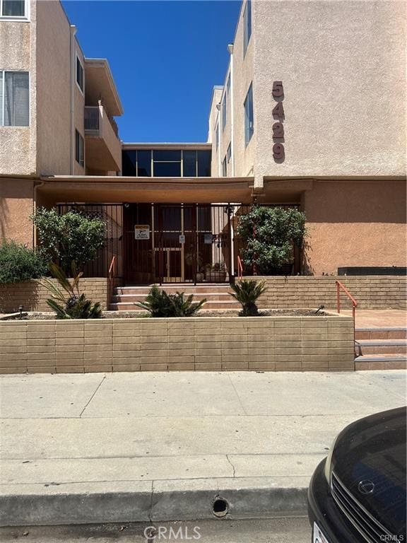 5429 Newcastle Avenue #206