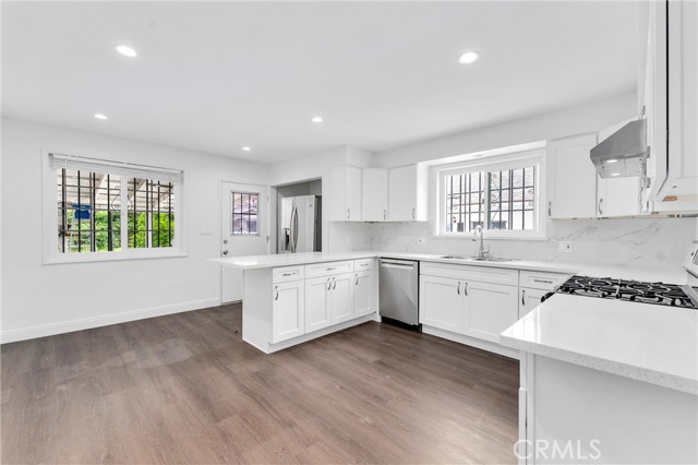 2040 Hancock Street, Los Angeles CA: https://media.crmls.org/medias/5f211e97-f738-4177-8db5-c6a588825b73.jpg