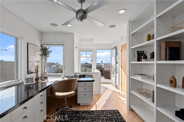2540 Manhattan Avenue, Hermosa Beach CA: https://media.crmls.org/medias/5f212e9d-6e0d-4301-b72f-3127c6420ac8.jpg