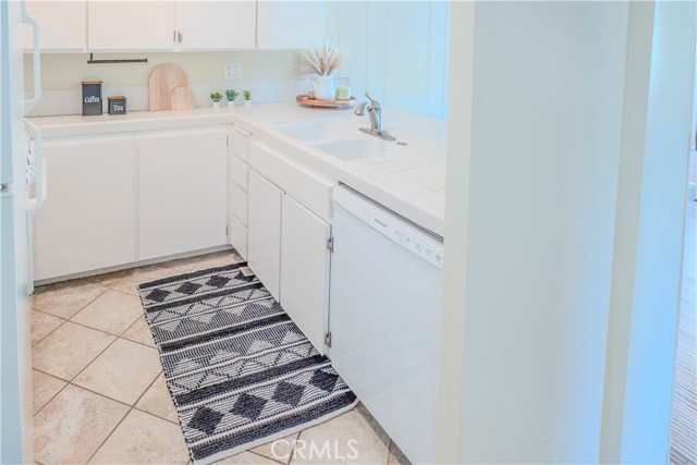 16872 Pacific Coast Highway, Huntington Beach CA: https://media.crmls.org/medias/5f21696a-af95-481d-af1a-600ee8ef4eaf.jpg