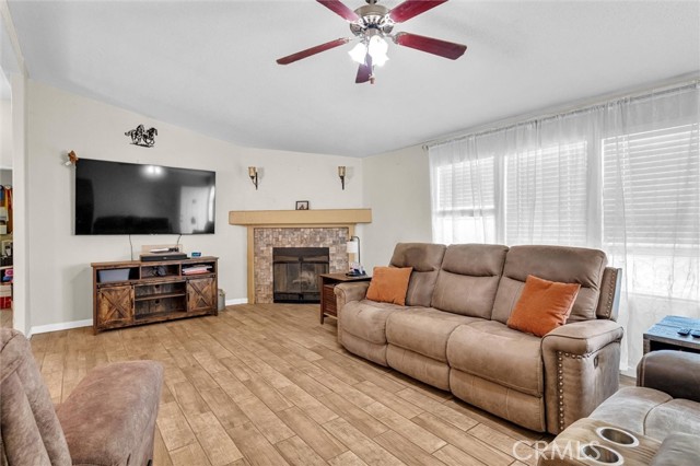 24368 Malone Avenue, Menifee CA: https://media.crmls.org/medias/5f2174ea-3e80-4920-8779-32b078e71d4e.jpg