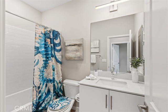 Detail Gallery Image 23 of 31 For 109 S Laxore St #303,  Anaheim,  CA 92804 - 4 Beds | 3/1 Baths